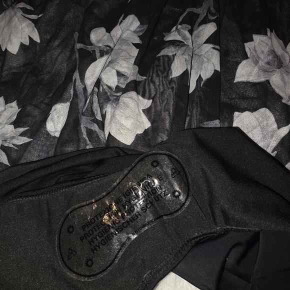 Black Floral Women's Swim Set XXL - Picture 8 of 9